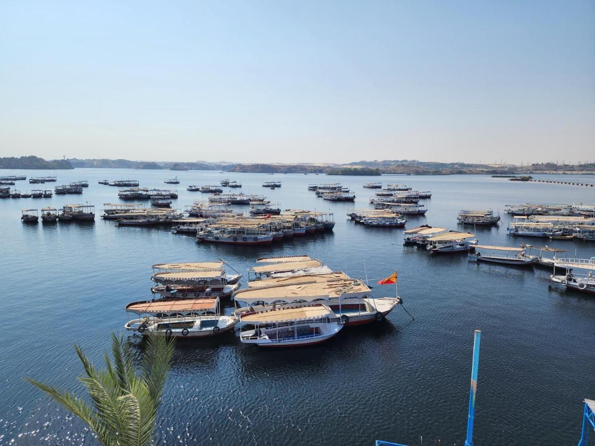 Endo Mando Hotel Aswan Bagian luar foto