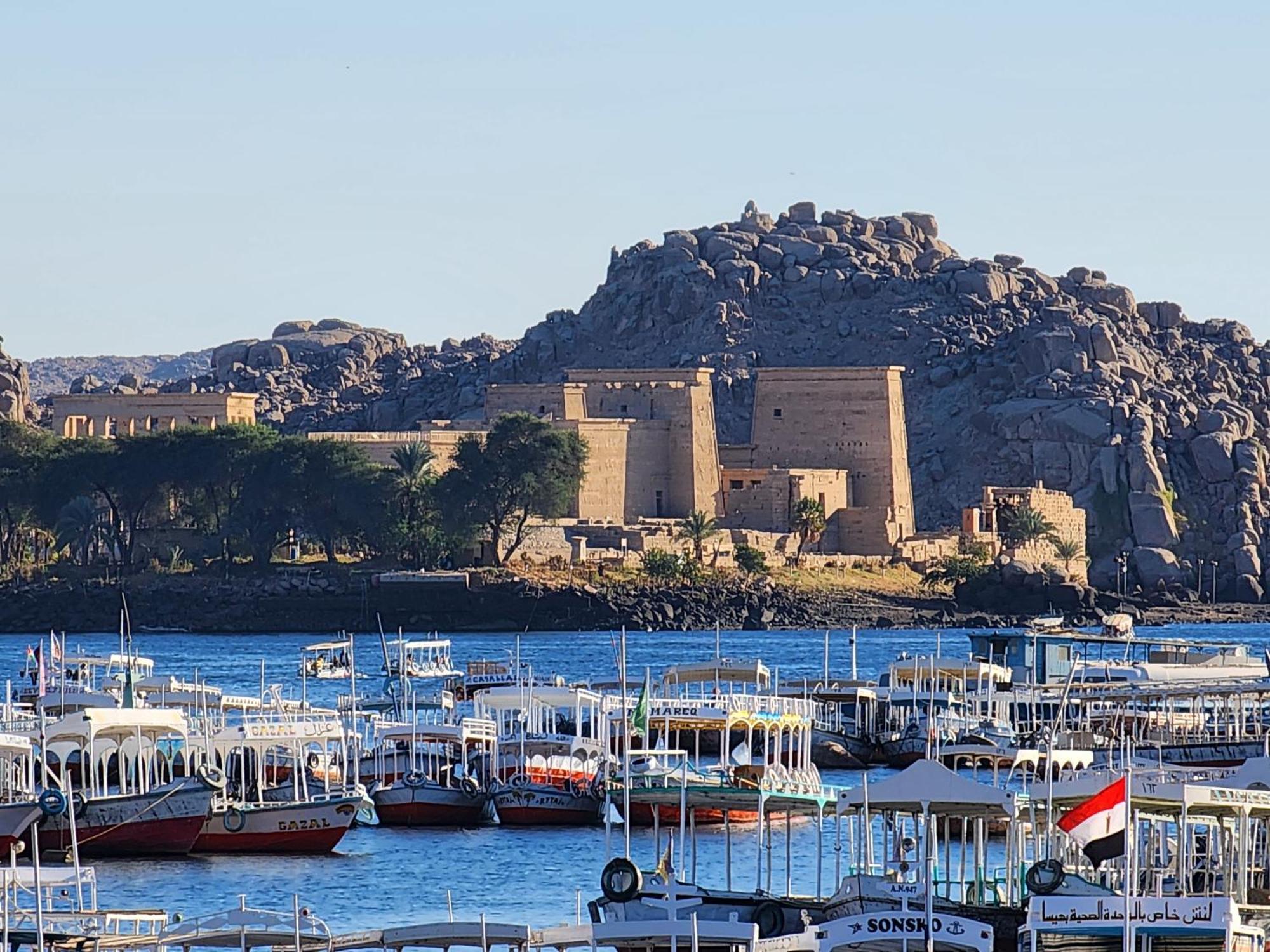 Endo Mando Hotel Aswan Bagian luar foto