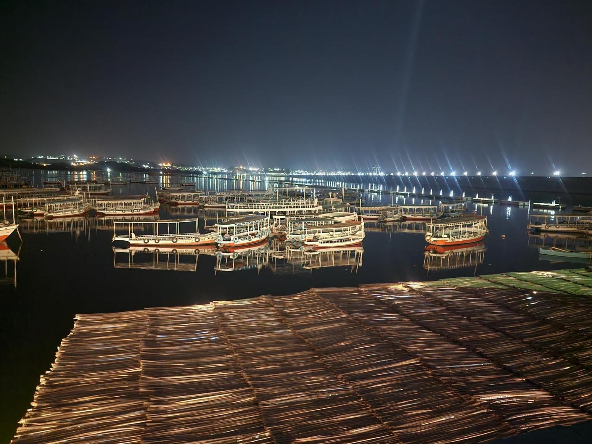 Endo Mando Hotel Aswan Bagian luar foto