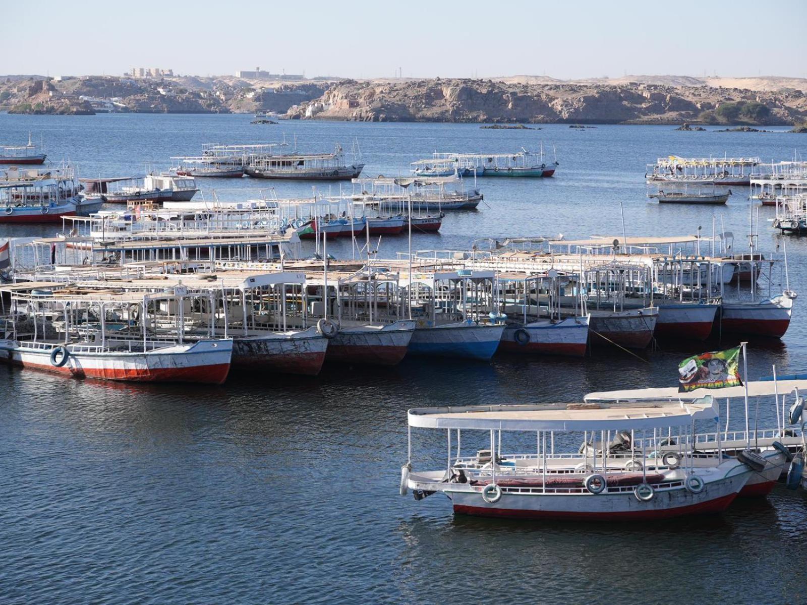 Endo Mando Hotel Aswan Bagian luar foto