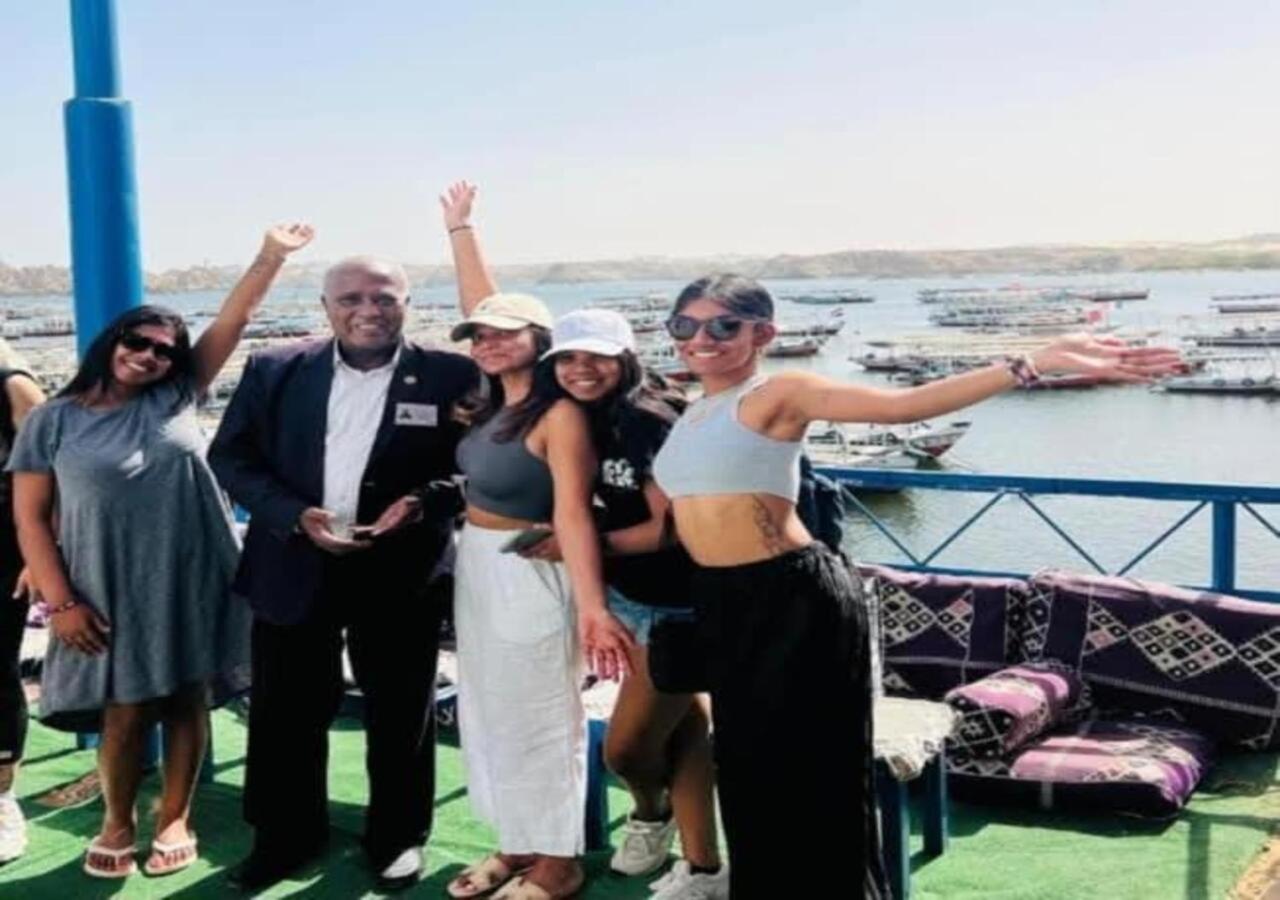 Endo Mando Hotel Aswan Bagian luar foto